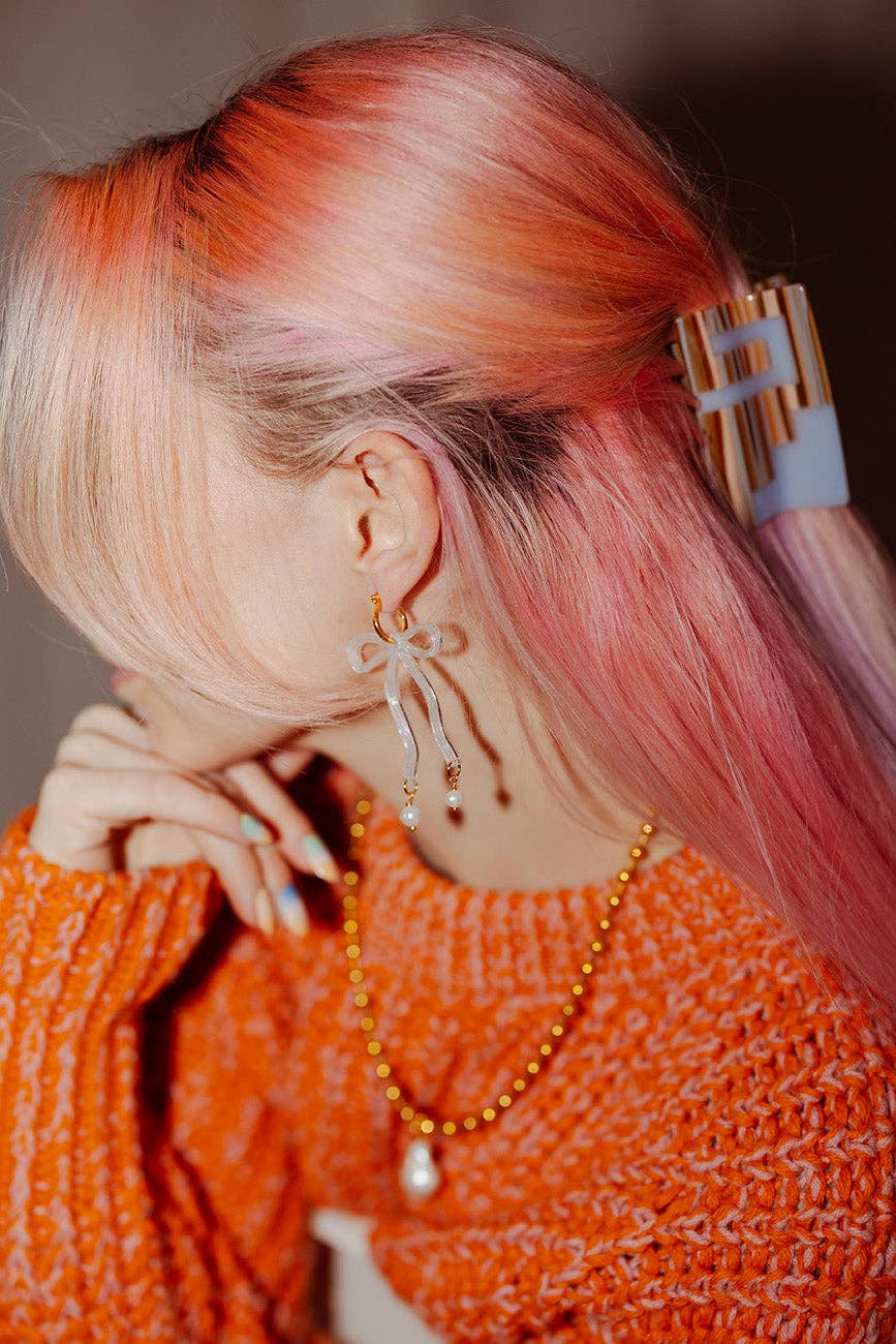 Paulina Otero – Brincos de argola por atacado – Arcos de arco em iridescente branco4