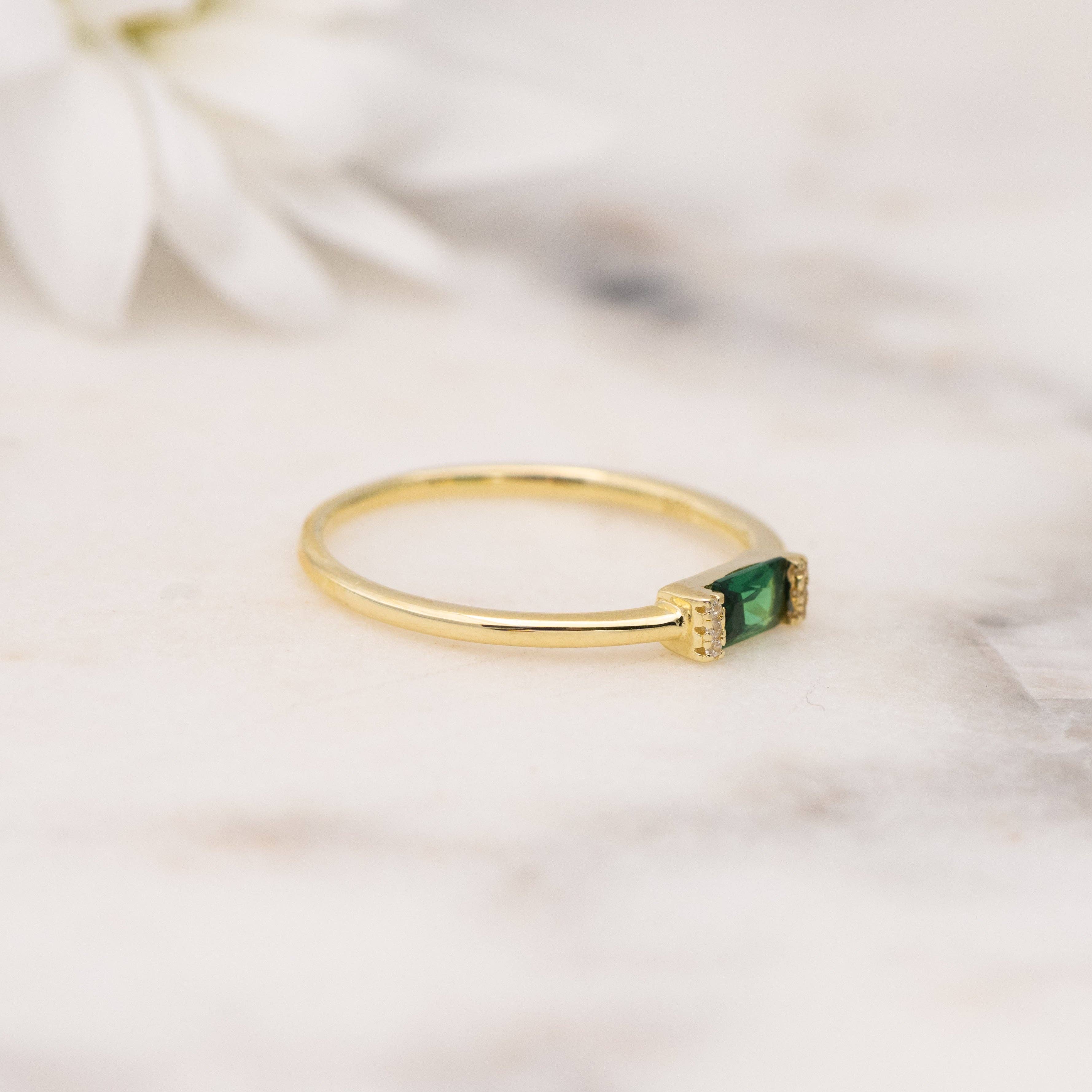 Sami Jewels – Engroshandel Solitairering – Smaragd Simple Baguette Ring2