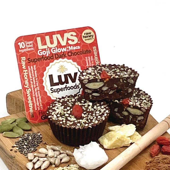 Goji Glow +500mg Maca ~ Coupelles de Chocolat Noir pour la vente par LUV Superfoods