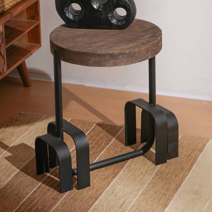 Mesa de Apoio | Mesa de Apoio Rústica em Madeira e Ferro | 50,8x40,6x50 cm por atacado de India Curated