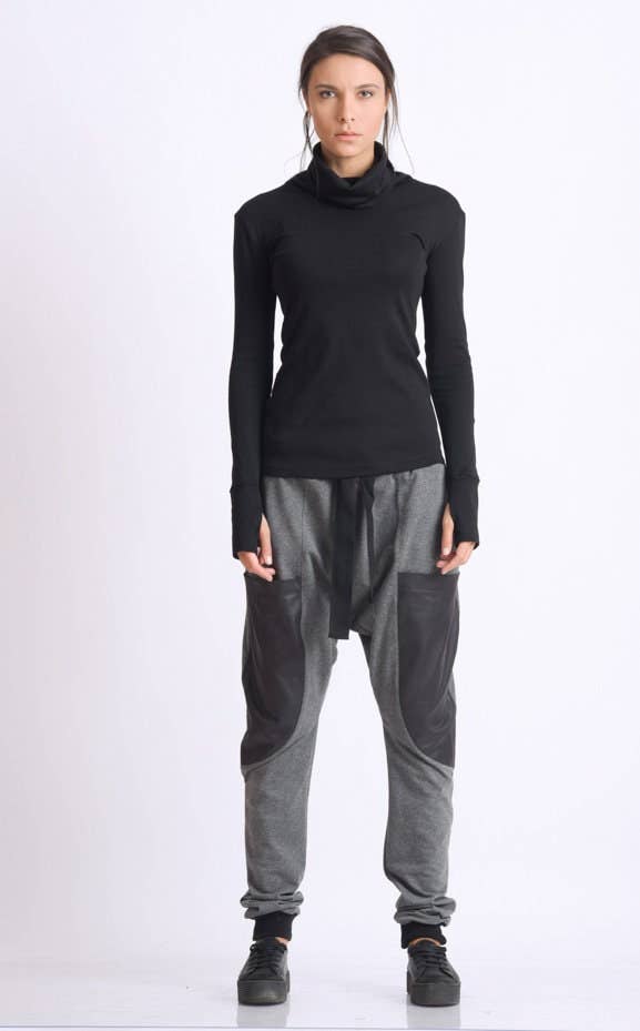 Metamorphoza - Wholesale Tuniek - Dames - Zwarte top met lange mouwen en col1