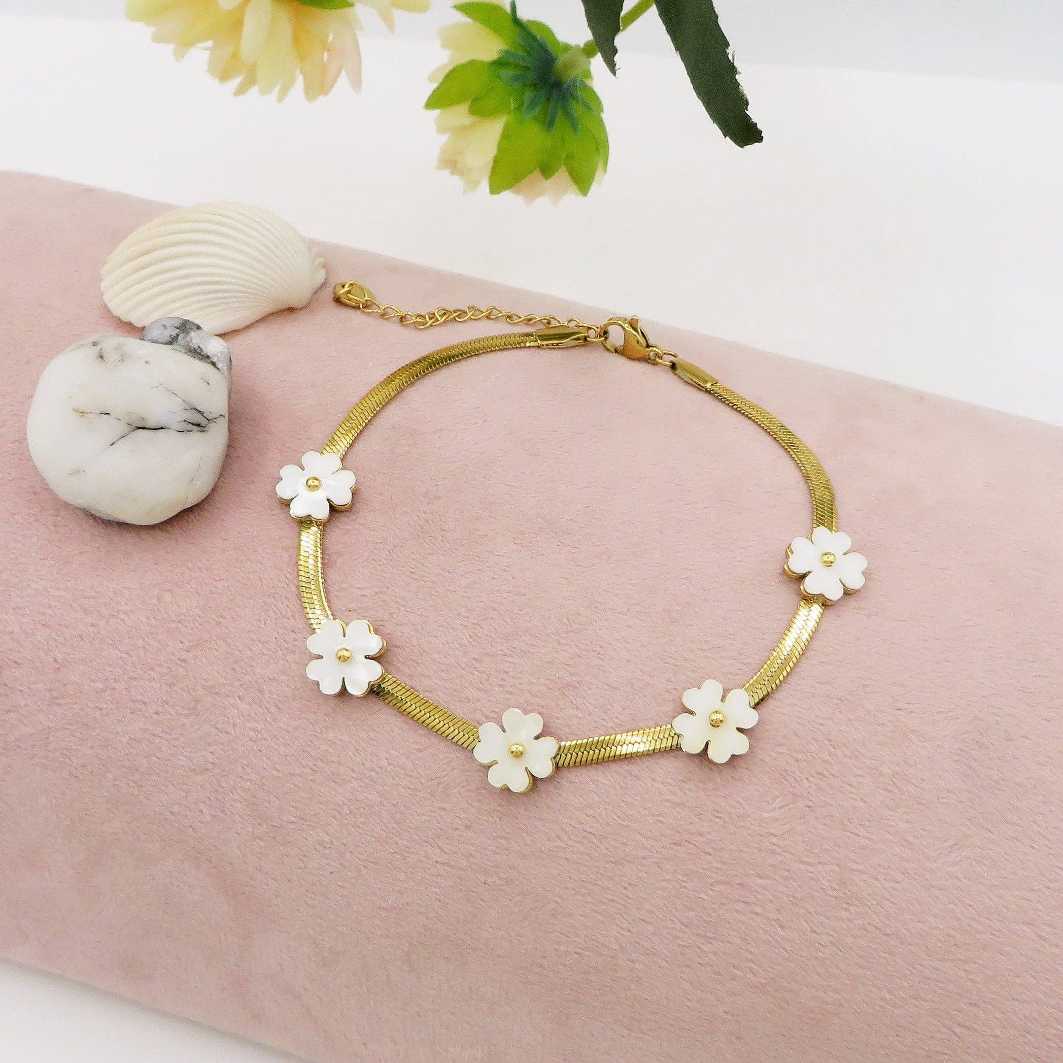 Daemon srls - Wholesale Cuff Bracelet - ELEONOR FLOWERS ~ Cavigliera in ACCIAIO INOSSIDABILE fiori in madreperla + catena snake piatta4