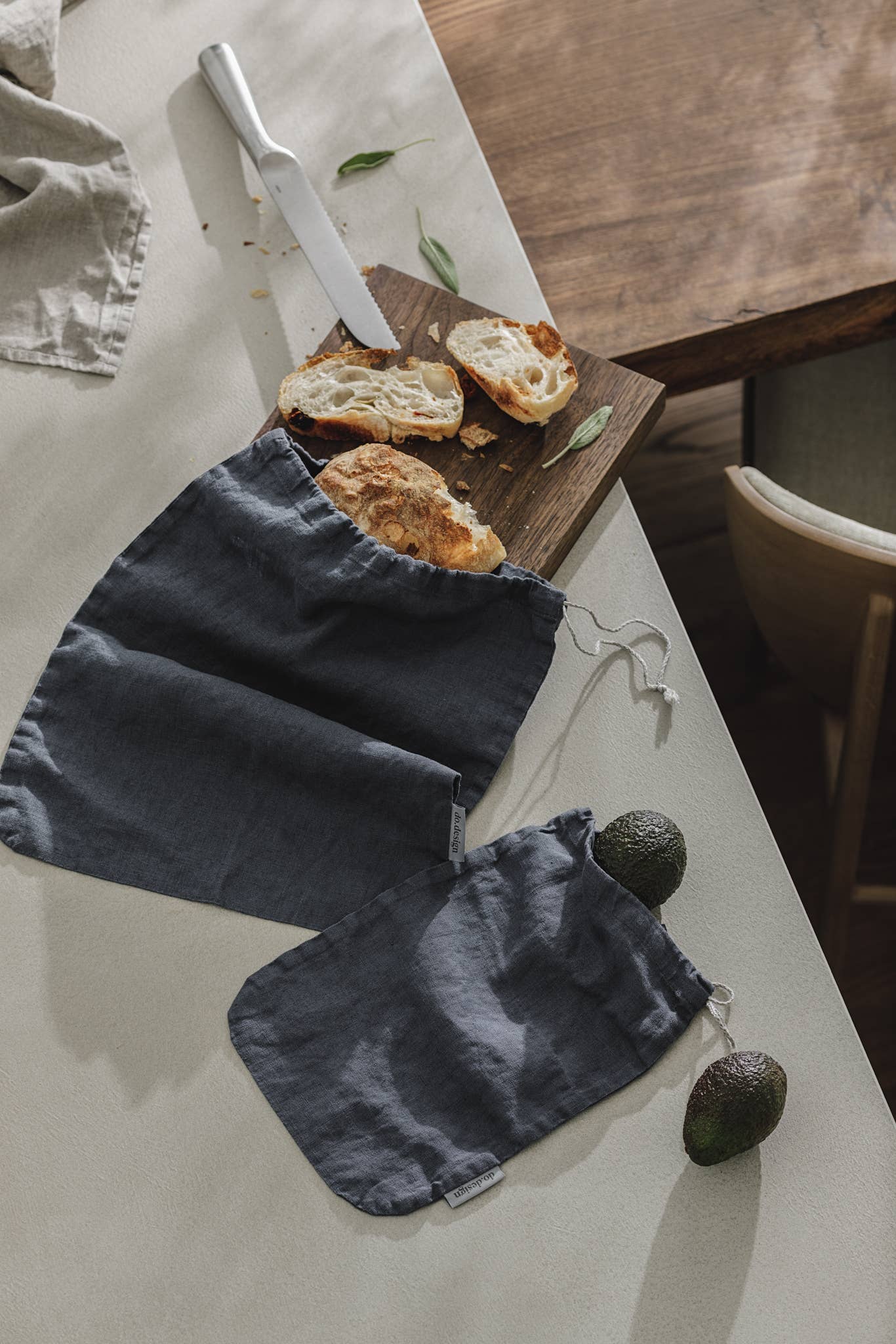 dodesign - Wholesale Food Storage Wrap/Bag - Bread keeping bag / Midnight / Large (30x40cm), 100% linen2