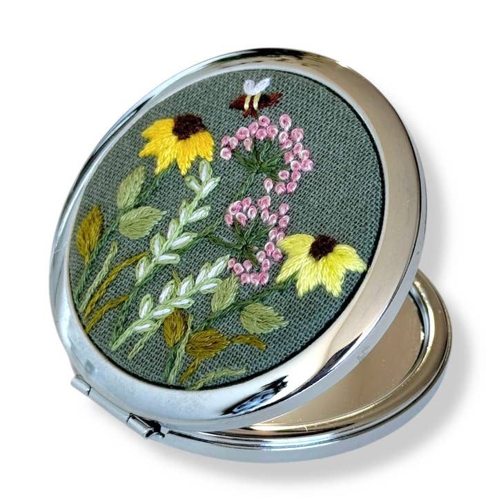 Wild Daisy Hand Embroidery Compact Mirror for wholesale by Rumoon Handmade