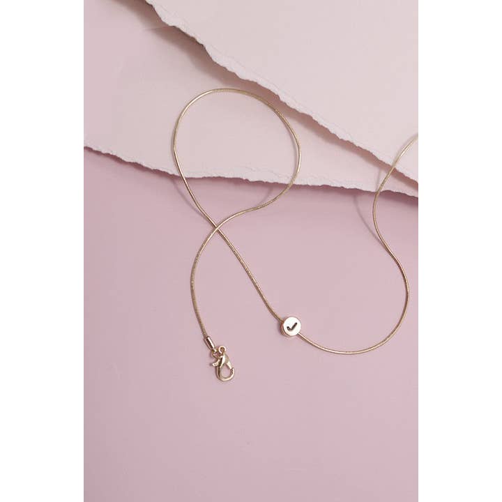 JOSSLYN by wall to wall - Wholesale Pendant/Charm Necklace - ROUND SNAKE CHAIN INITIAL NECKLACE | 31N224056