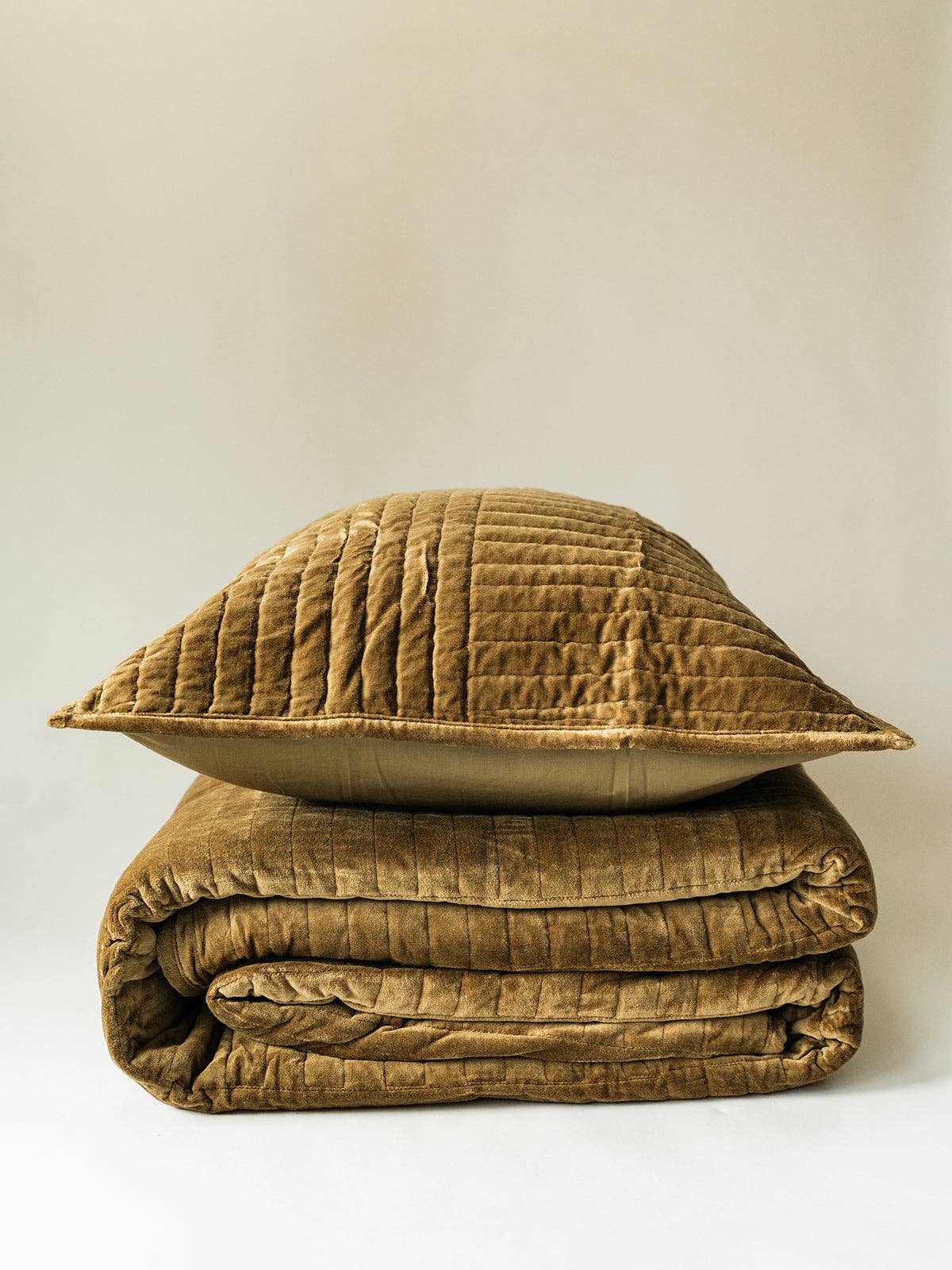 Co.House Designs - Wholesale Quilt - Channel Grid Velvet Quilt1