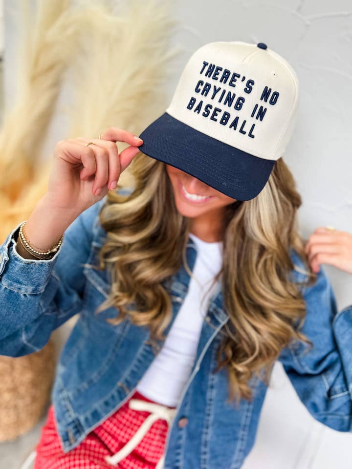 Il n'y a pas de pleurs dans la casquette de baseball. pour la vente par Pierce + Pine