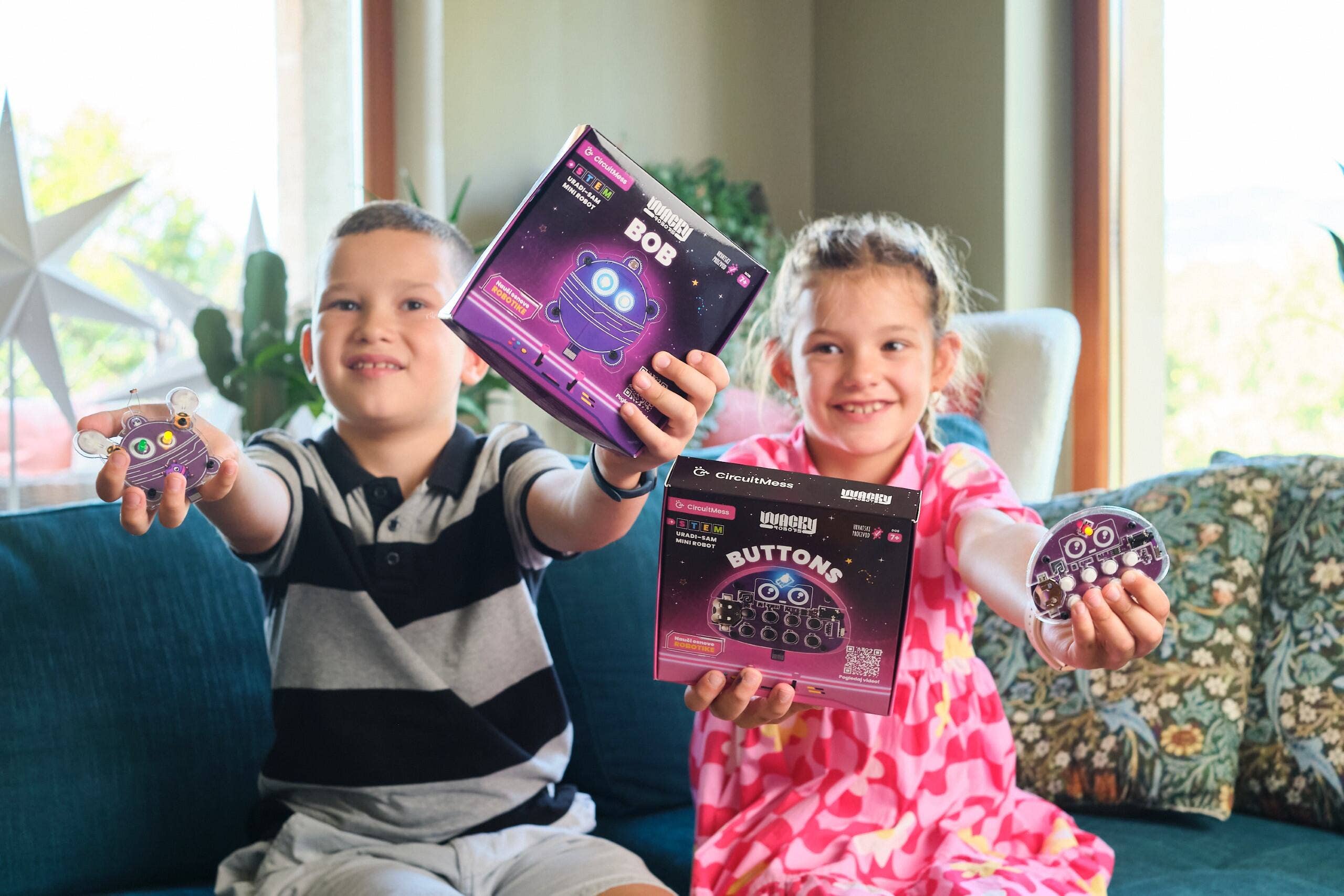 CircuitMess USA - Wholesale Electronic Toy - Kids & Baby - Wacky Robot Buttons - DIY Mini Robot3