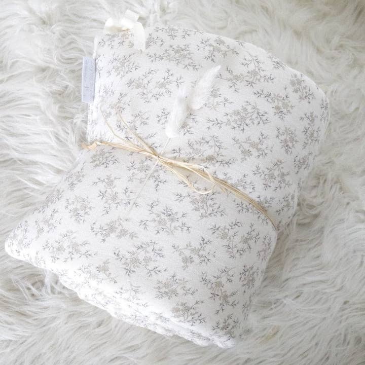 Les p'tites Merveilles de Bérénice - Wholesale Bassinet - Baby - “Louison” bassinet in ecru organic cotton double gauze with beige flowers16