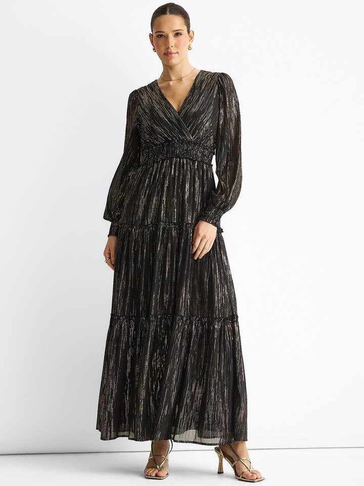 Robe longue à volants en mousseline noire scintillante pour occasion pour la vente par GINI LONDON