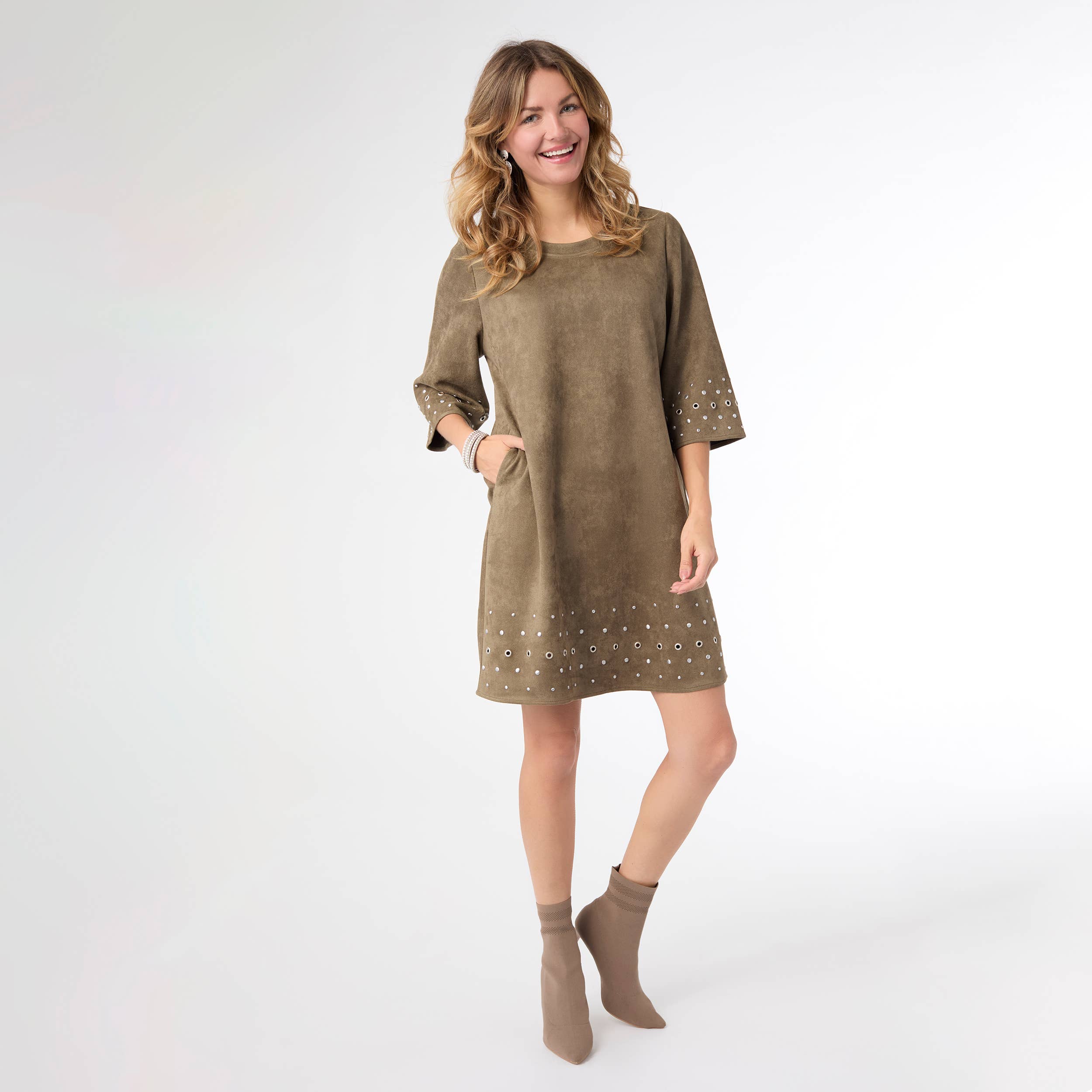 COCO + CARMEN - Vente Robe – femme - Robe en faux daim Seri avec détails de rivets - Saint-Valentin2