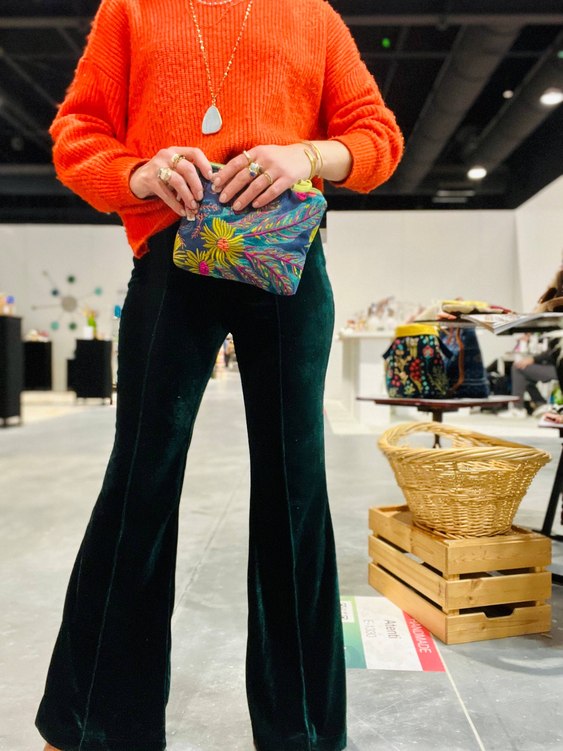 Atenti - Wholesale Pouch - Women's - Flora Accessories Pouch, Embroidered Zippered Clutch8