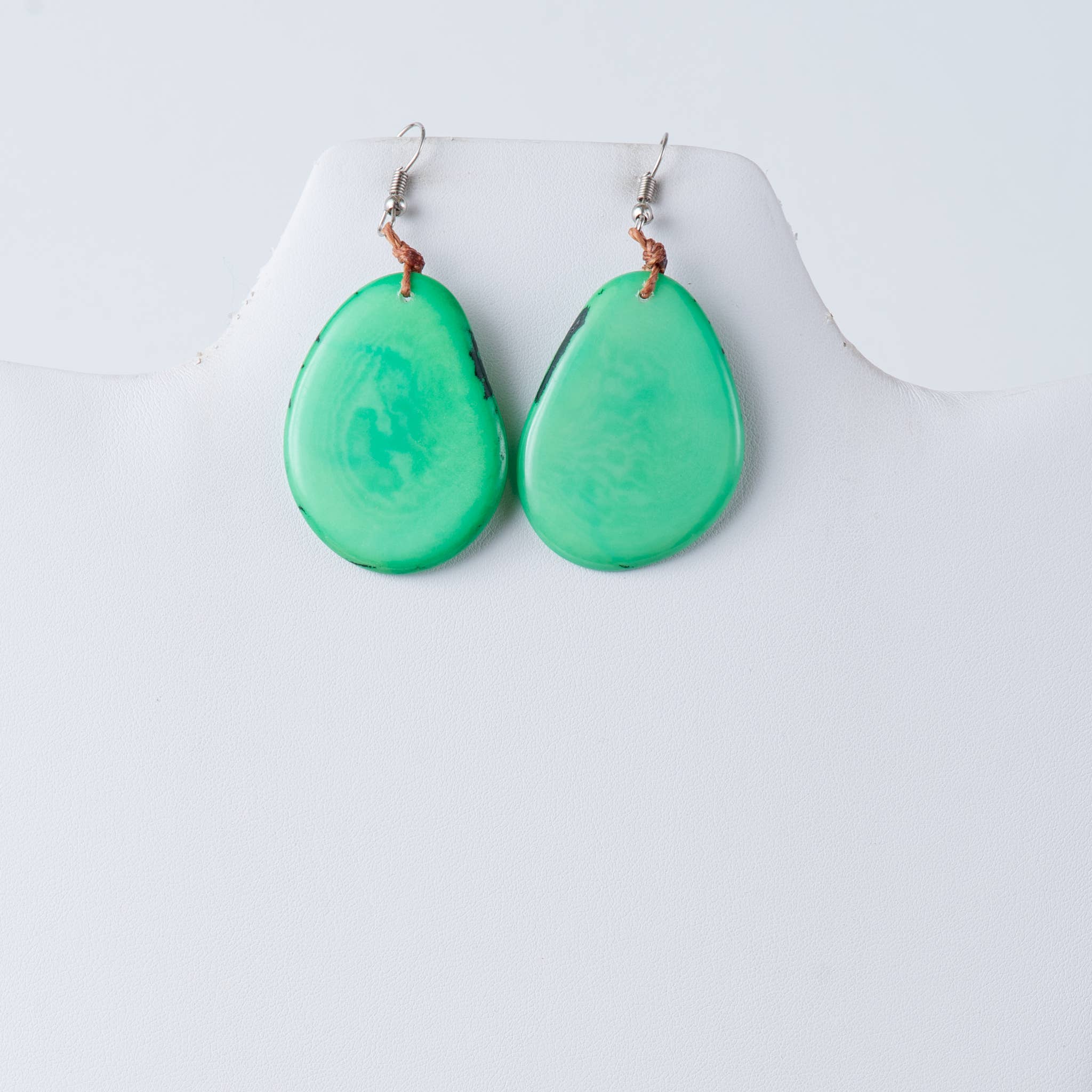 TaguArtsy - Wholesale Hangende/ronde oorbellen - Tagua Slice milieuvriendelijke oorbellen36