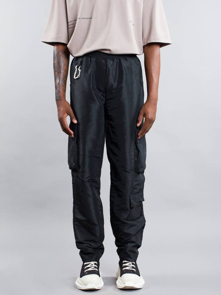 FURNAS CARGO BYXOR SVART för wholesale av ATHRTY Amsterdam