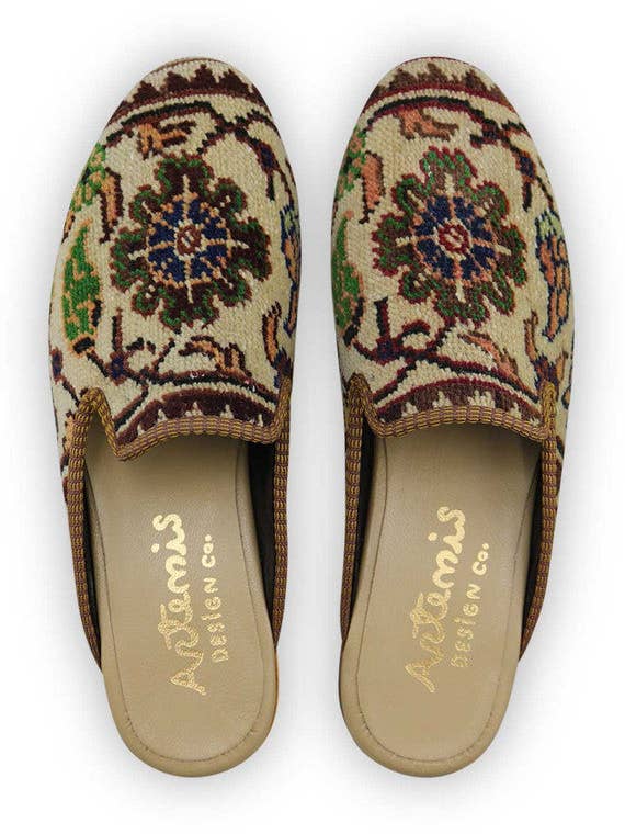Men's Carpet Slippers - Size 11 for wholesale by Artemis Design Co.