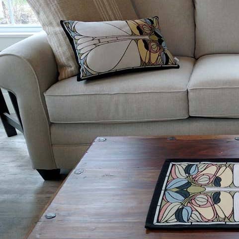 Rennie & Rose - Vendita all'ingrosso Cuscini decorativi - Cuscino Peridot per finestra con motivo floreale Art Nouveau4