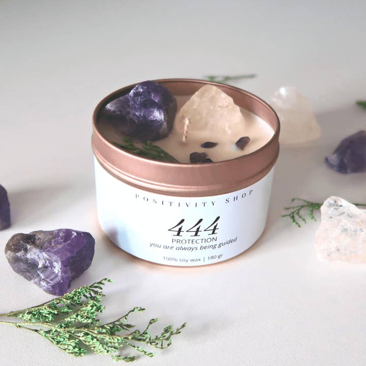 444 - Protezione | Candela con pietra preziosa a forma di numero angelico | ametista per la vendita all'ingrosso da parte di Positivity Shop