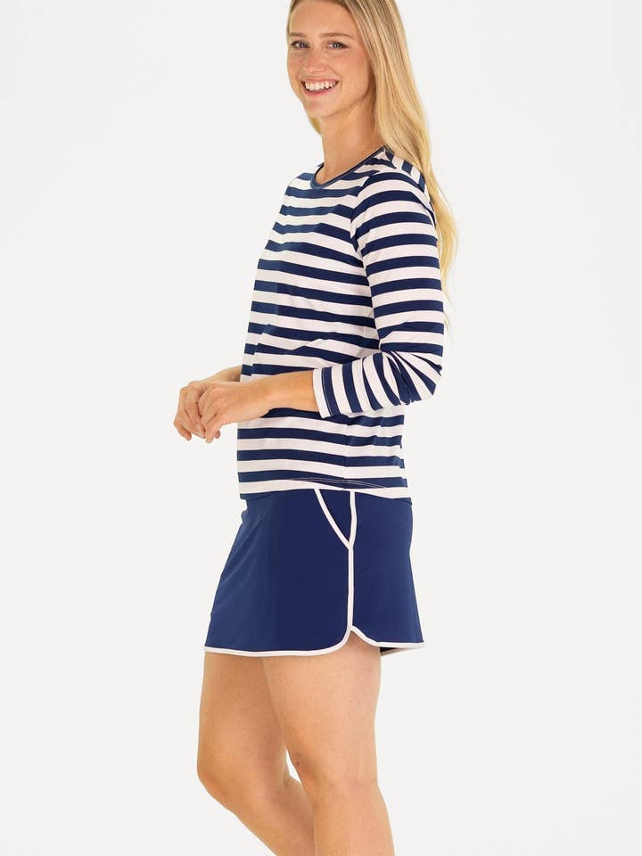 Aktiv Suzanne Skort i Royal Navy for engroshandel hos Duffield Lane