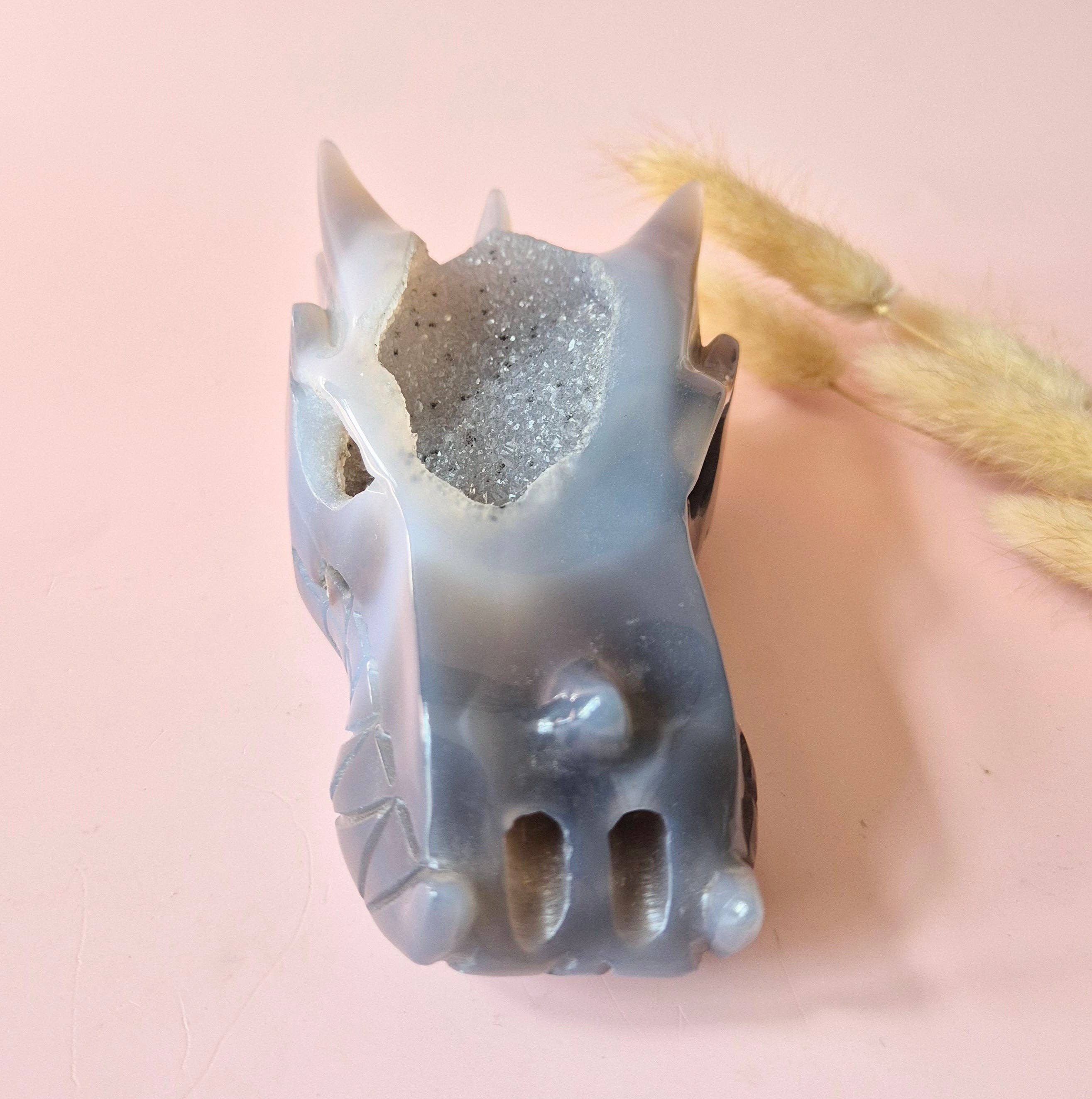 Moonlight Gemstones – Engroshandel Spirituelle sten og krystaller – Grå druzy agat dragehoved af ædelsten – 543 g | Beskyttelse og intuition5