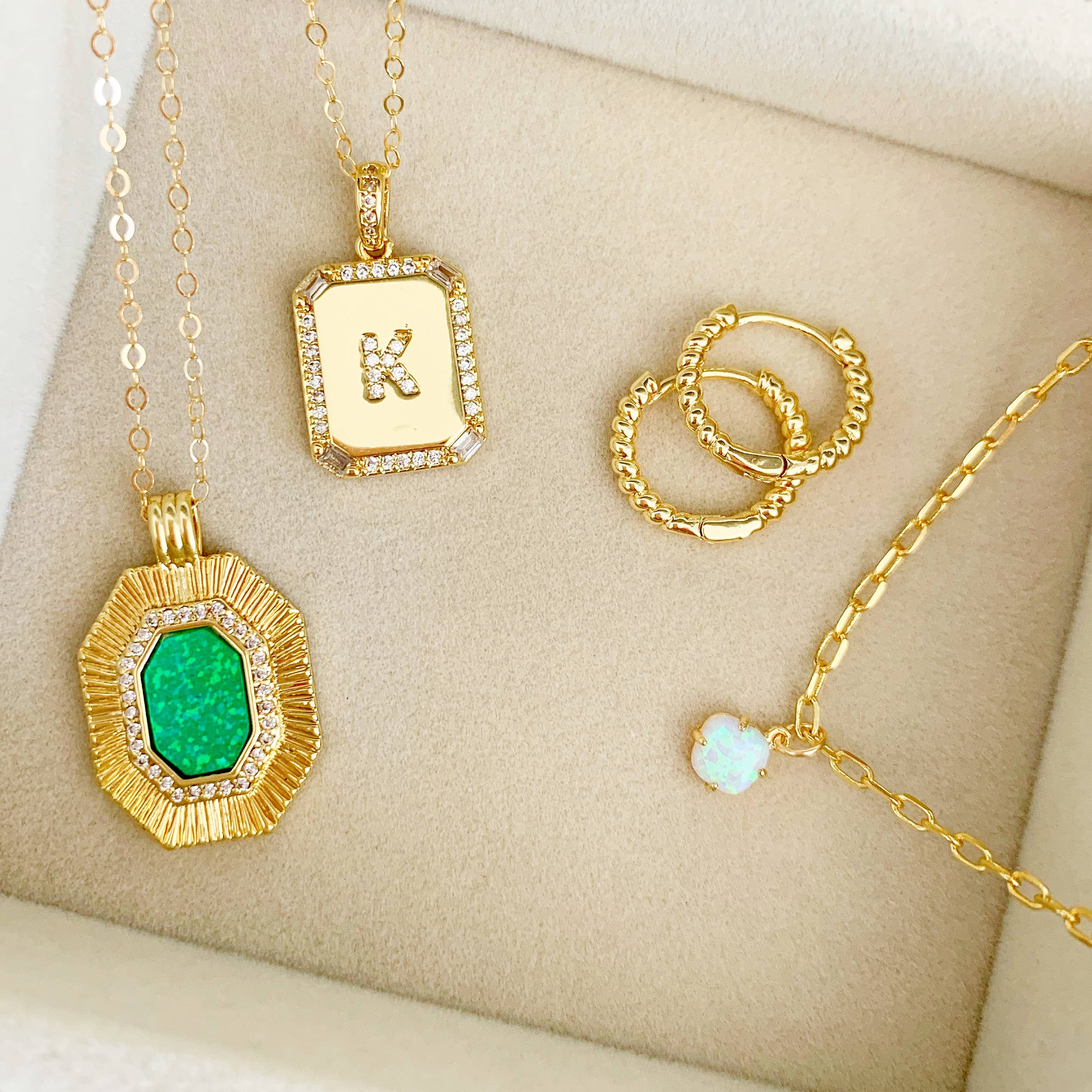 True by Kristy Jewelry - Vente Petits anneaux - Créoles Shoreline Huggie Gold Filled7