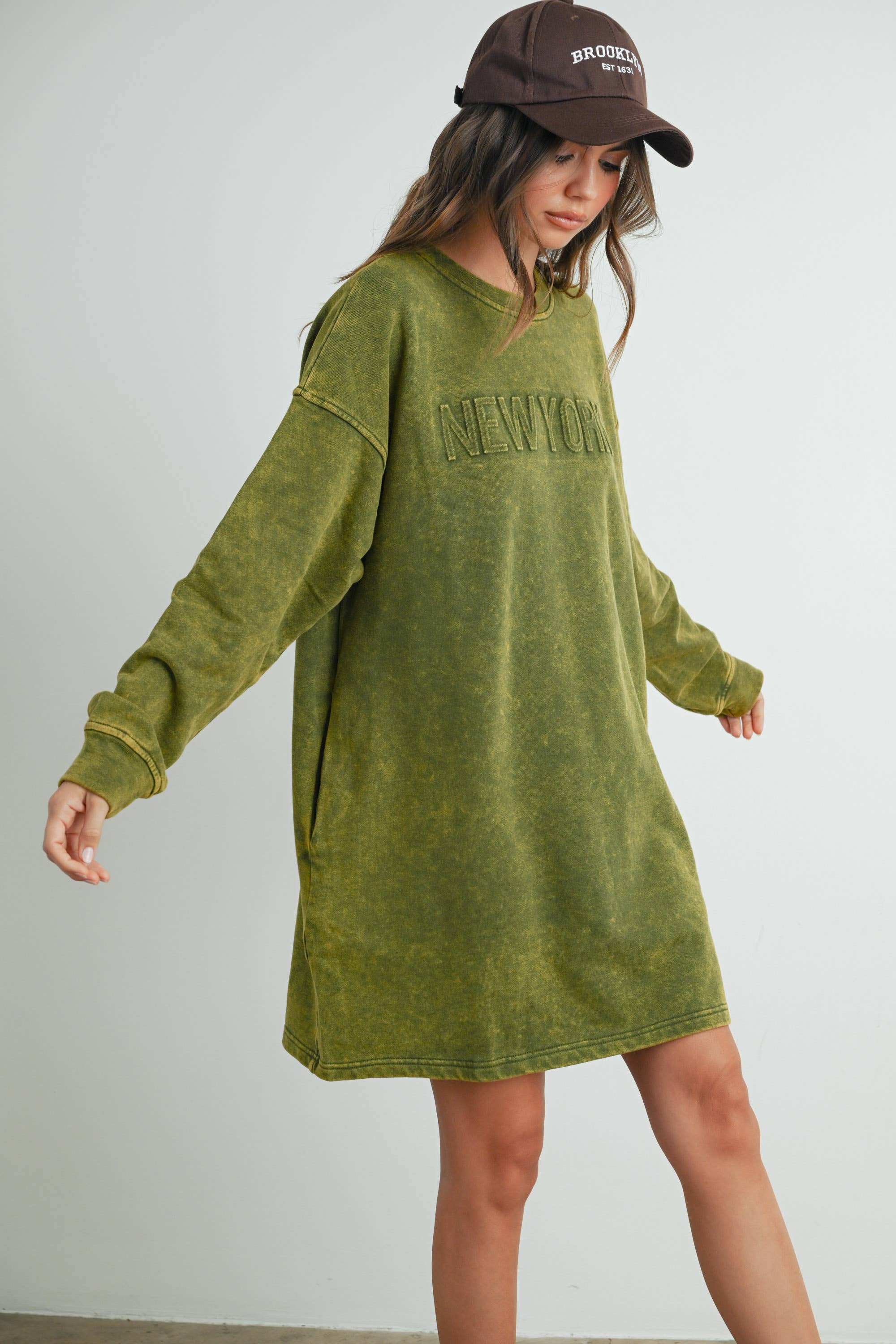 BUTTERMELON – Engroshandel Kjole - Dame – Lang acid wash sweatshirt-kjole - BMD753821