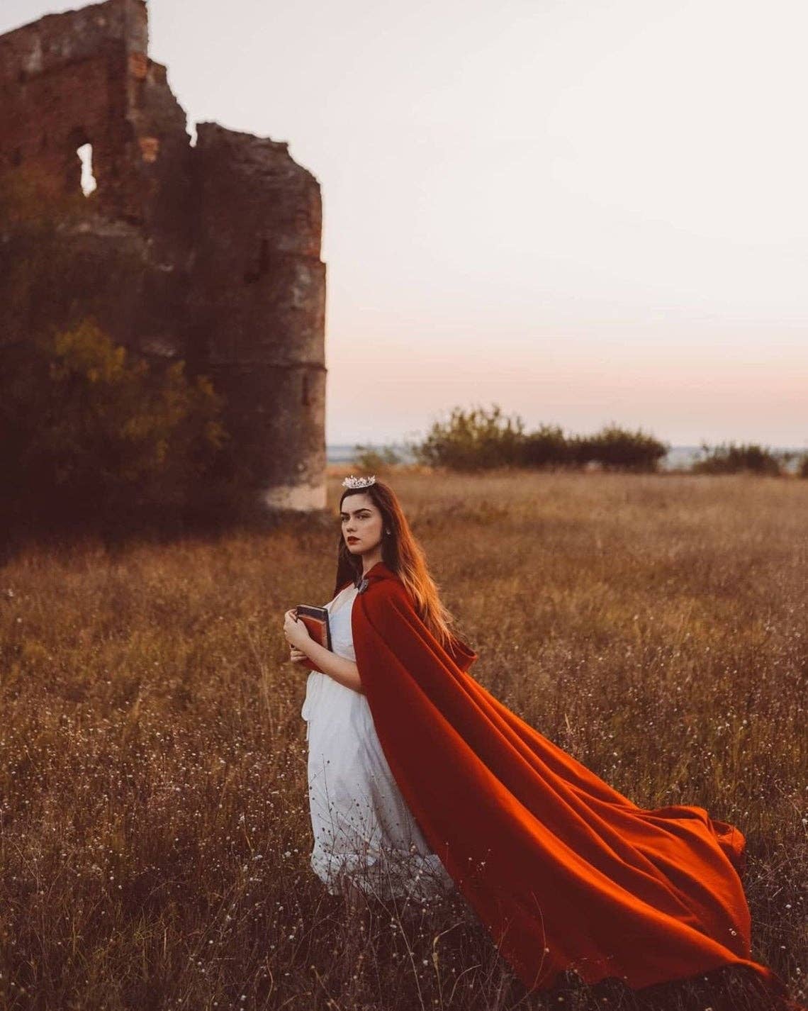 Costurero Real – Capa - Mulher por atacado – Capa longa de druida para inverno e outono em lã vegana vermelha1