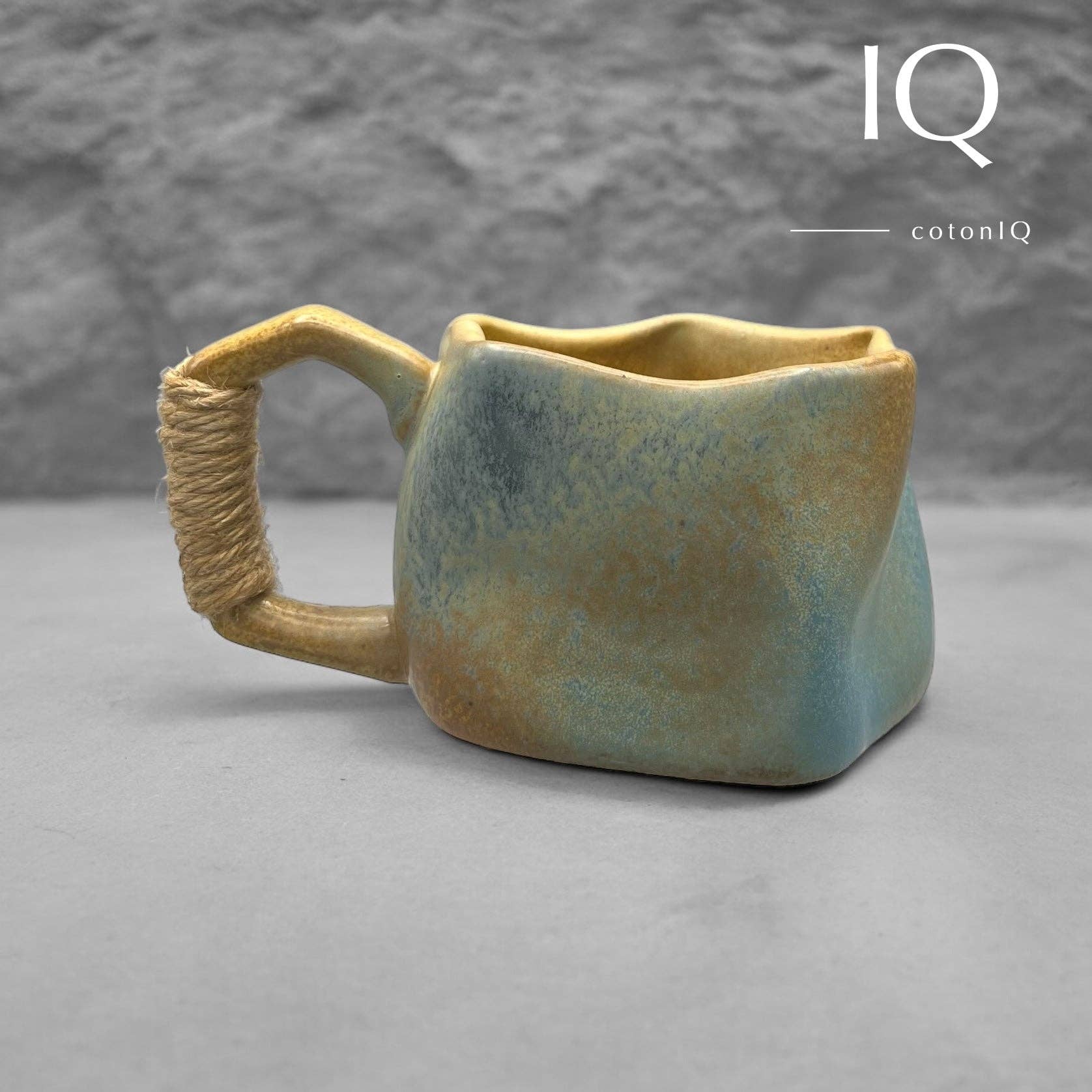 cotonIQ – Großhandel Kaffeebecher – Handgefertigte Keramiktasse – Rustikales Unikat – Blau- und Erdtöne –  230 ml0