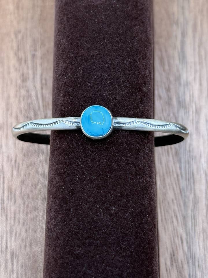 Pulsera Navajo Apilable de Plata de Ley Hecha a Mano con Turquesa Blue Ridge para venta al por mayor de Native City Jewelry