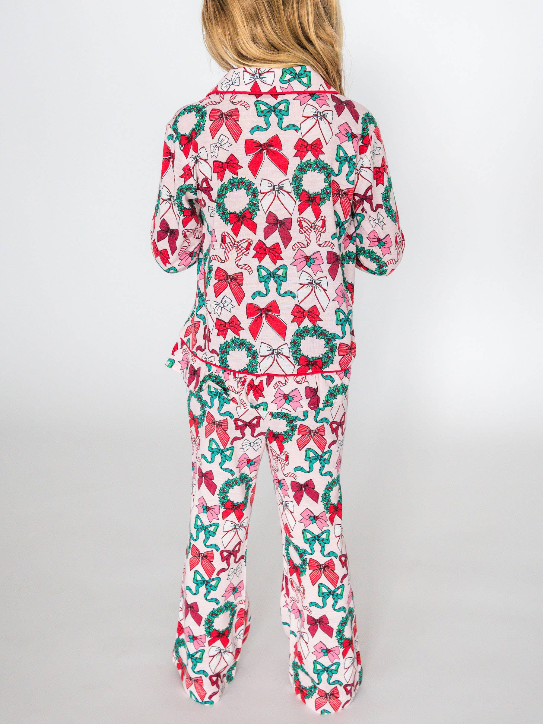 Rose Ensemble de pyjama à volants avec boutons et manches longues SoftSnooze™ pour filles avec nœuds Holly en vente sur Faire3