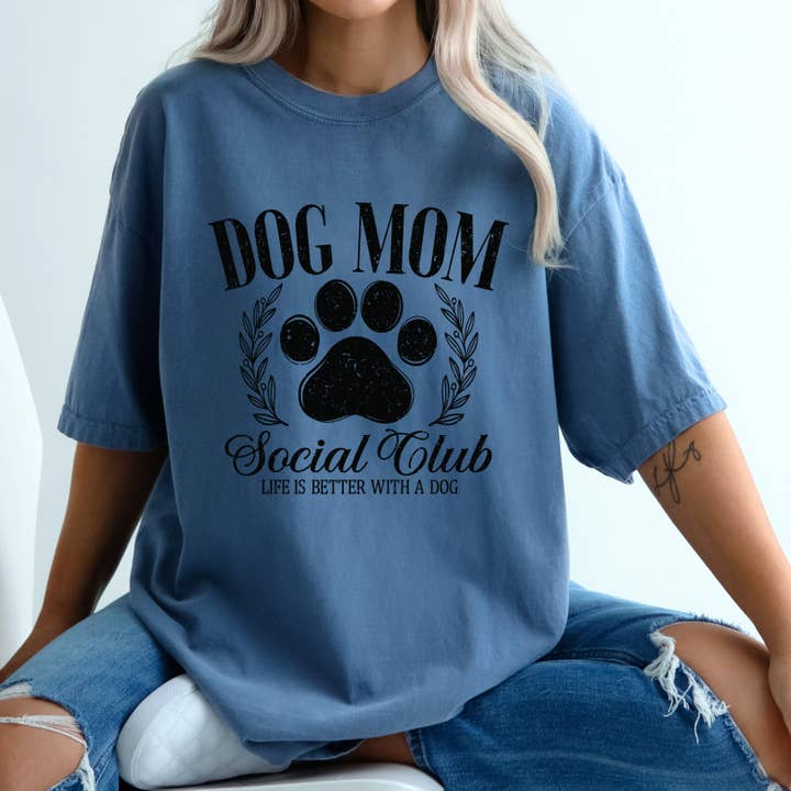 Trendy Tees Wholesale And Boutique – wholesale T-shirt med logga - Dam – Hundmamma Sociala Klubb