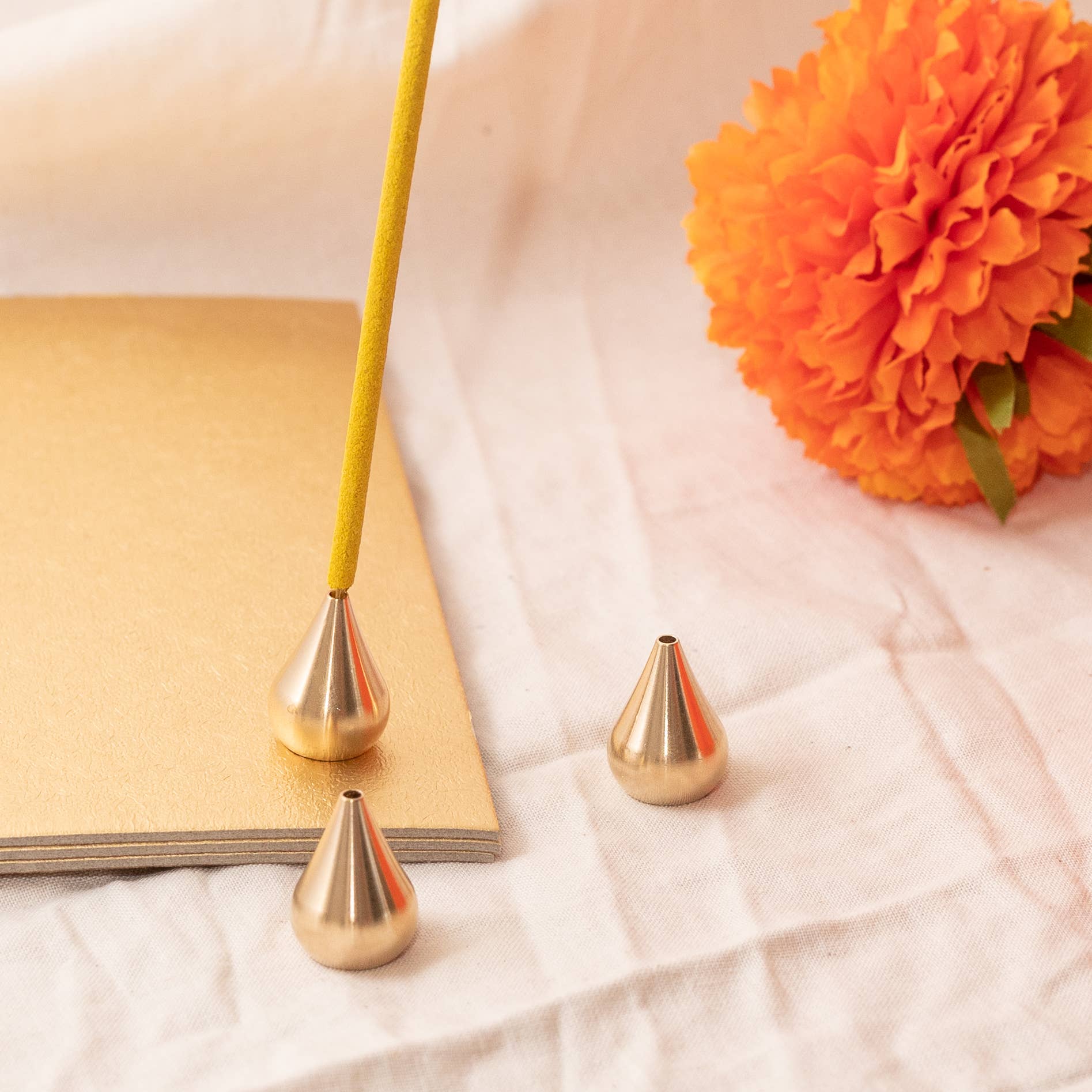 The Golden Altar – Porta-incenso por atacado – Suporte de incenso de lágrima de latão2