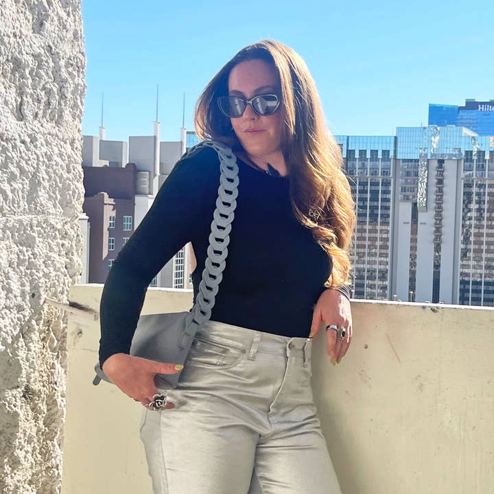 Borsa a tracolla Daisy con tracolla intrecciata per la vendita all'ingrosso da parte di K. Carroll Accessories