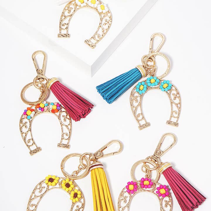 Porte-clés en perles en forme de fer à cheval occidental - Porte-clés hypoallergénique pour femmes pour la vente par Verita Lane