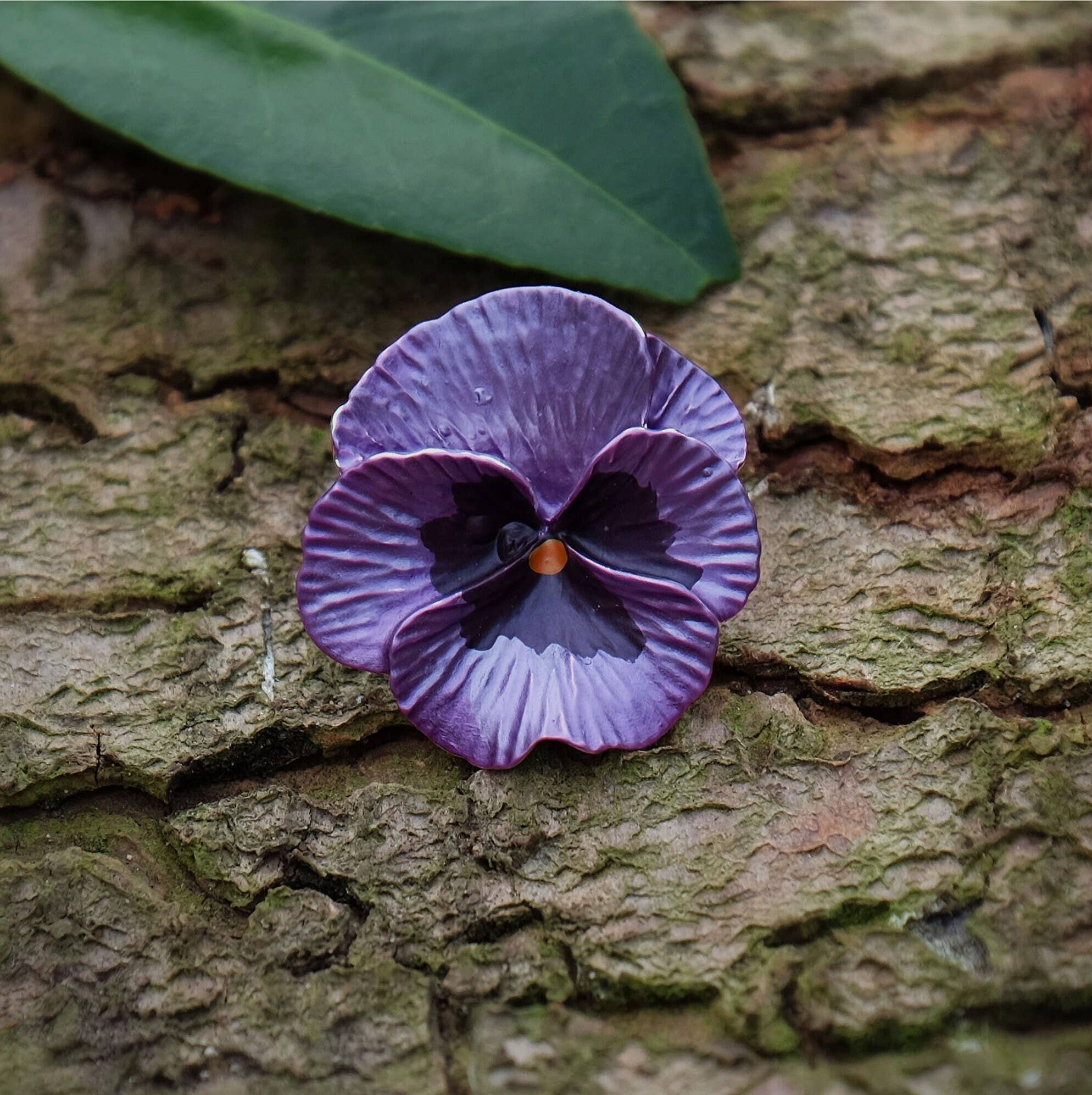 Alexander Thurlow & Co Ltd - Wholesale Brooch - Pansy Purple Flower Brooch
