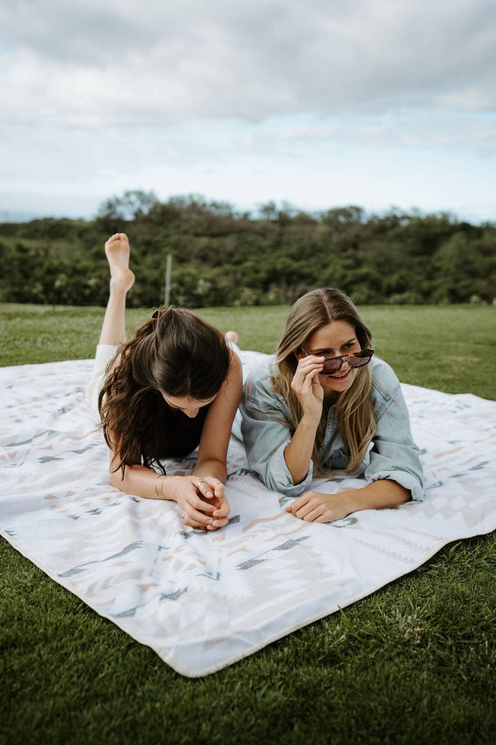 Wylde Brigade - Wholesale Throw Blanket - Puyo Aztec Reversible Blanket1