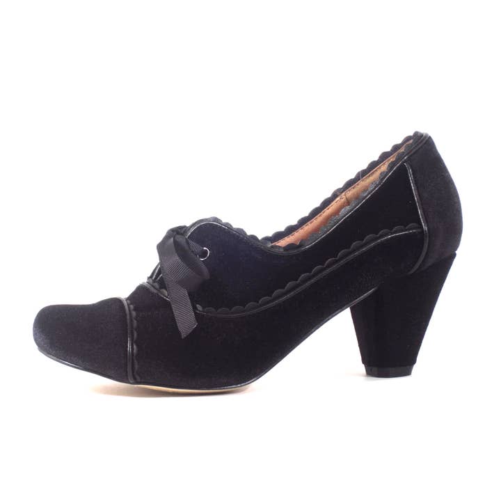 Chelsea Crew – Großhandel Schuhe mit niedrigen Absätzen – Damen – Madison Velvet Retro-Schuhe für den Urlaub3