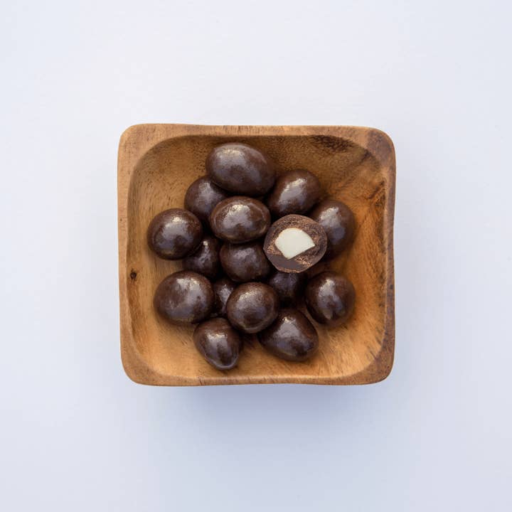 Island Harvest - Wholesale Chocolate Covered Sweets - Organic Macadamias with Dark Chocolate (9oz)1