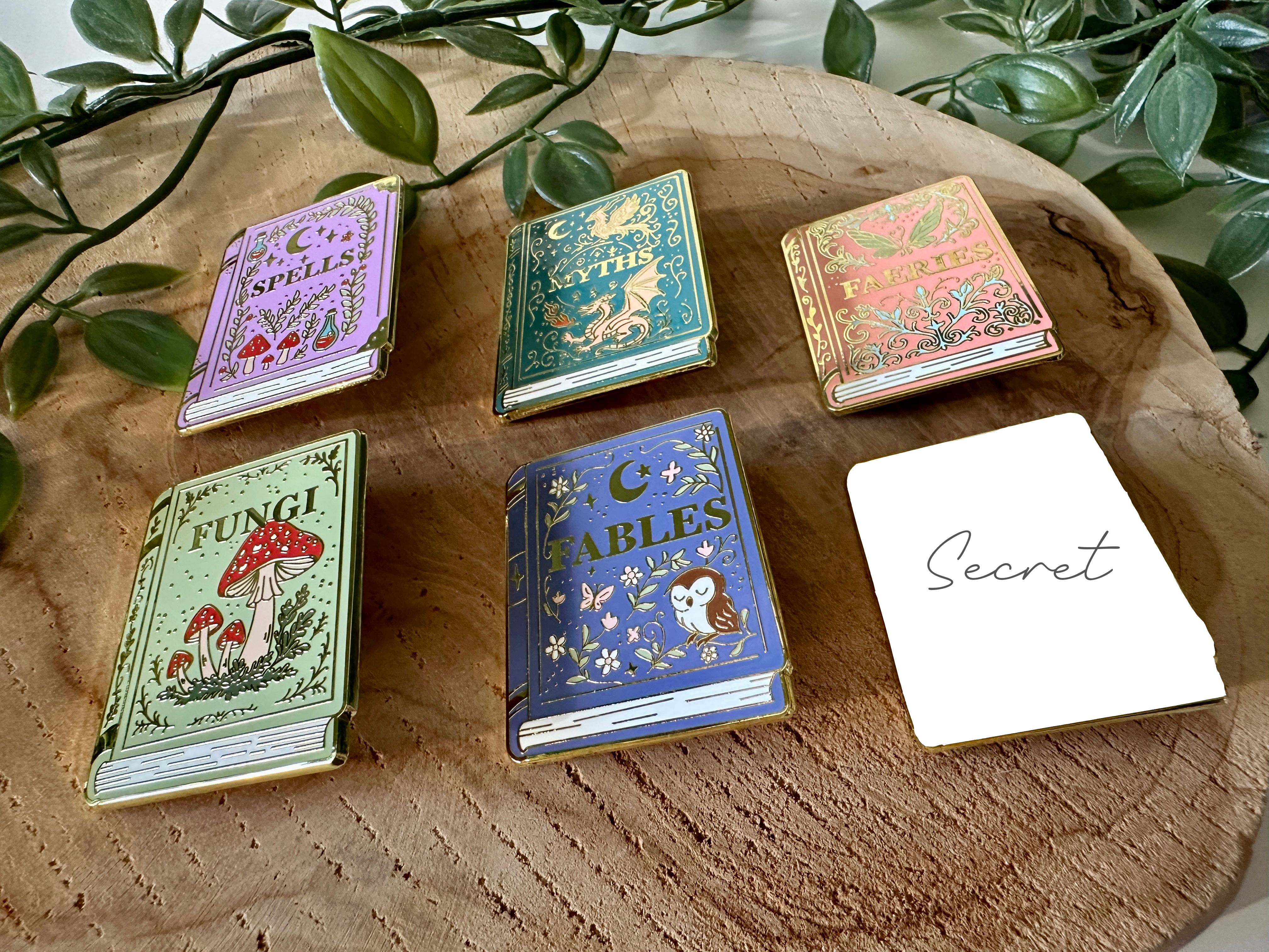 Magic&Books - Wholesale Lapel Pin/Button - Magical Books Mystery Enamel Pin Blind Bag7