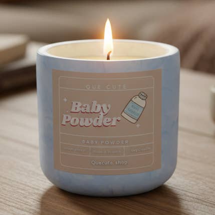 Vela de Soja em Cerâmica com Pó de Talco para Bebé 5,50 Oz por atacado de Que Cute
