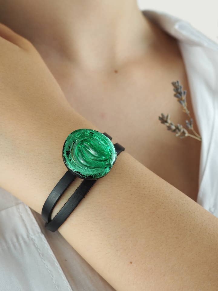 Bracciale Polaris realizzato a mano in vetro di Murano, gioielleria per la vendita all'ingrosso da parte di Drusilya Glass Art