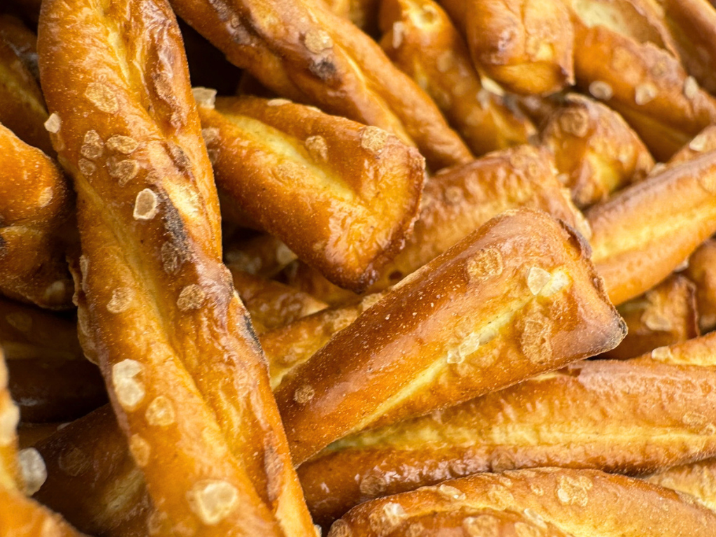 Martin's Country Store LLC - Wholesale Pretzels - BUTTER BRAIDED PRETZELS 8oz1