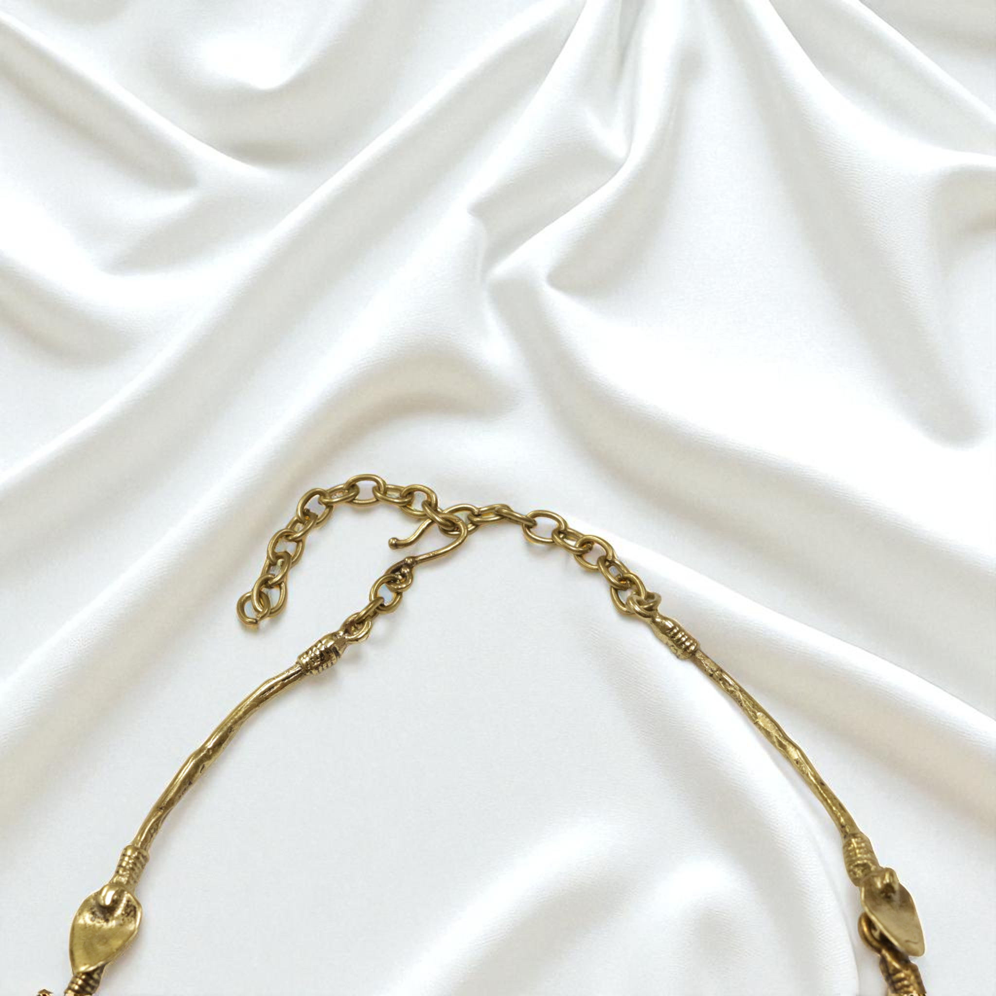 The Ancient Bazaar Jewelry & Accessories - Vendita all'ingrosso Collane a bavaglio - Articolo n. BRN-1067 - Collana in ottone3