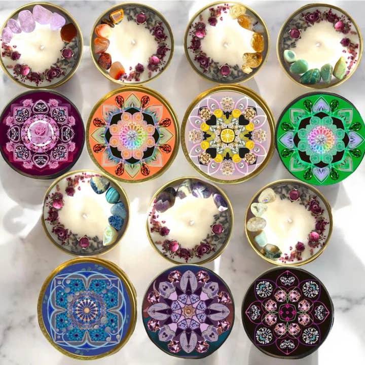 Set de Velas de 7 Chakras | Latas Doradas de 4 oz | Cristales e Intención para venta al por mayor de Namaste Home