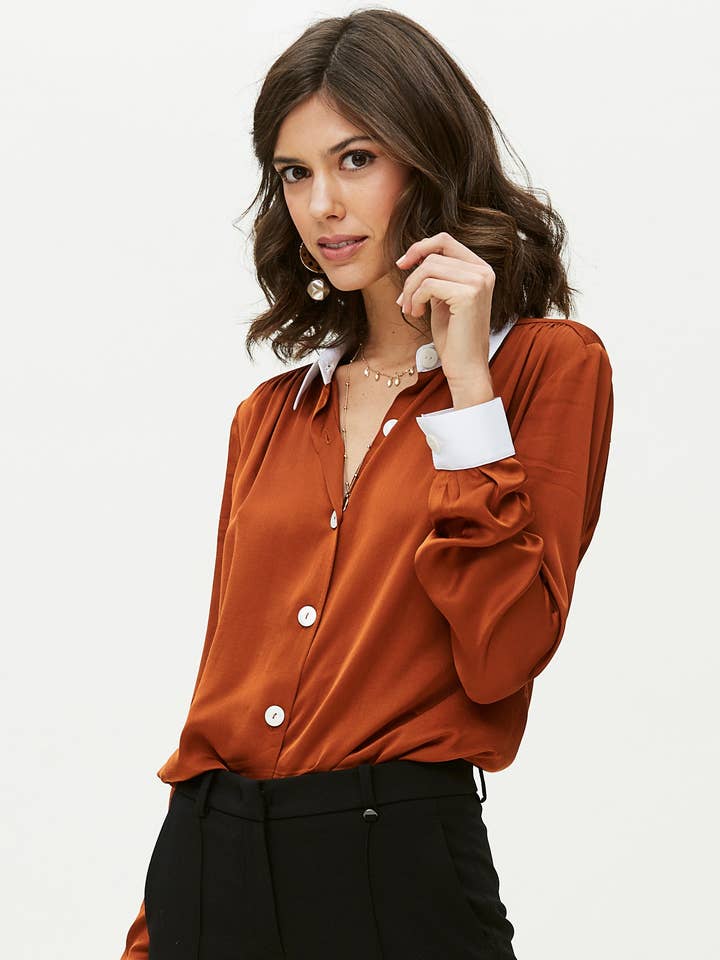 Camicia Arricciata Carré-Viscosa per la vendita all'ingrosso da parte di OKY