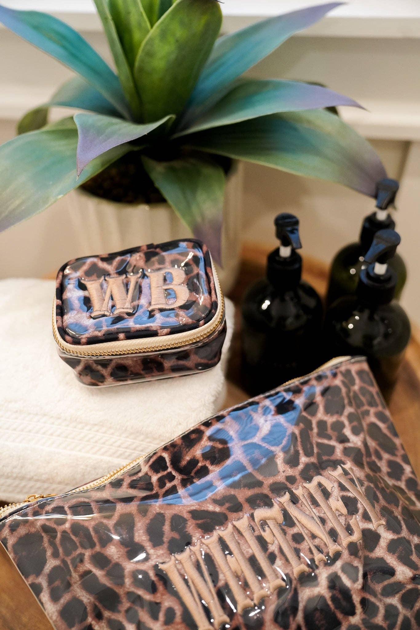 KENZKUSTOMZ - Vente Trousses de maquillage/cosmétique - Léopard - Sac à revêtement transparent6