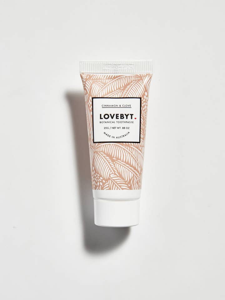 Mini Cinnamon & Clove Botanical Toothpaste for engroshandel hos LOVEBYT