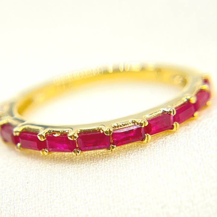 14K Massiv Guld Ring med Rubin. RAZ01370RU for engroshandel hos Tresor Jewelry Inc.