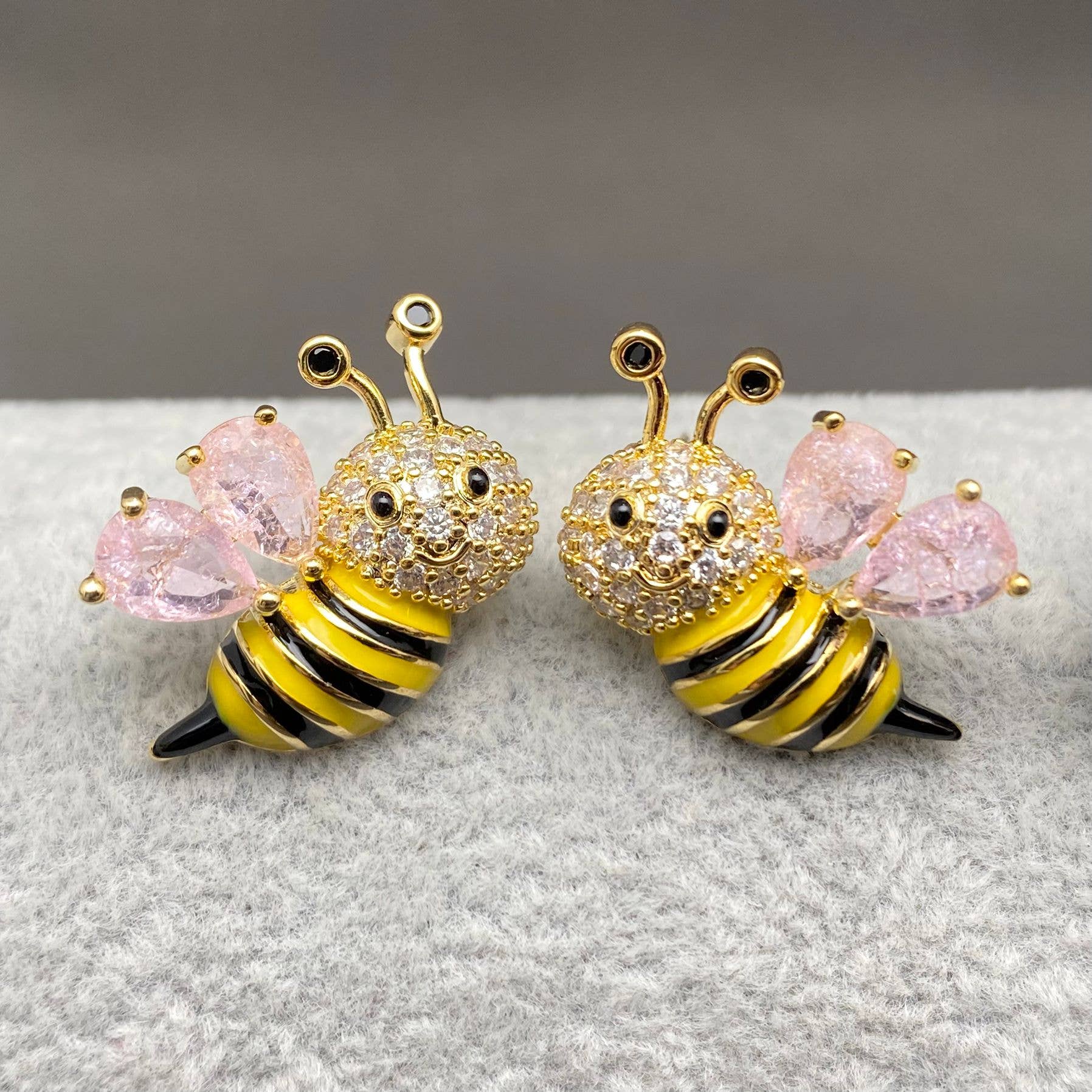Mio Queena - Wholesale Stud/Post Earrings - Sparkling Zircon Enamel Mini Bees Ear Studs0