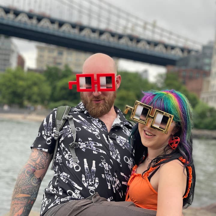 Bigshot Toyworks - Wholesale Gag Gift/Novelty Gift - Bigshot Noggles in Classic Red8