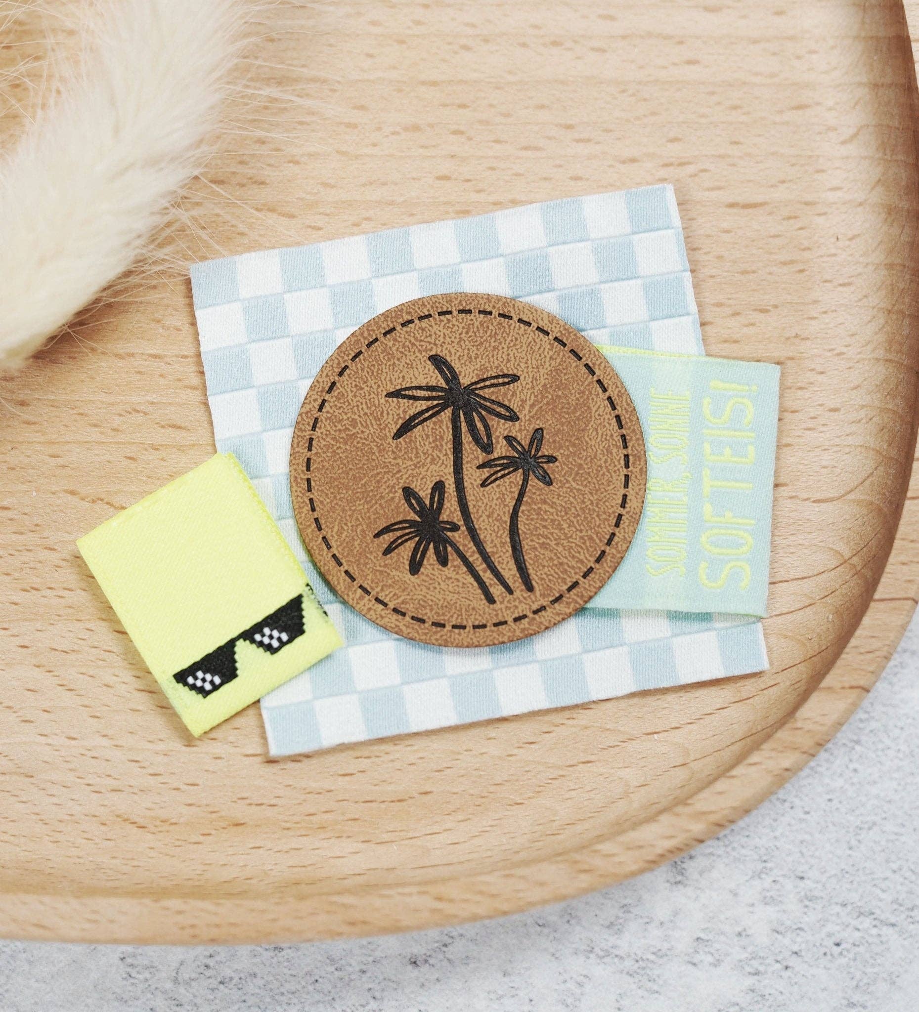 Paul und Clara - Wholesale Craft Supplies - Faux leather label - Palms *iron-on*1